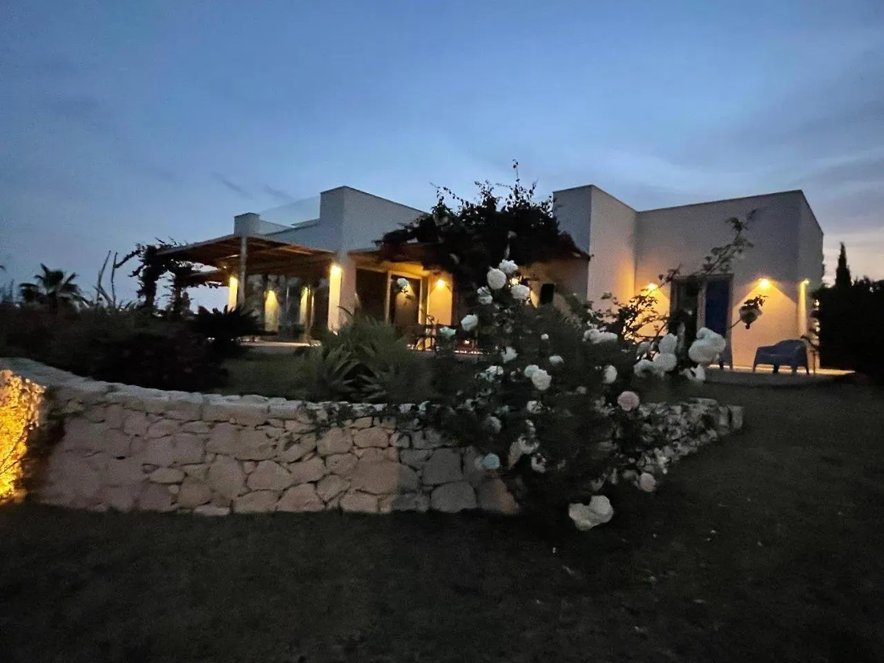 Cinecitta Sicily - La Villa Art Deco Noto Italy